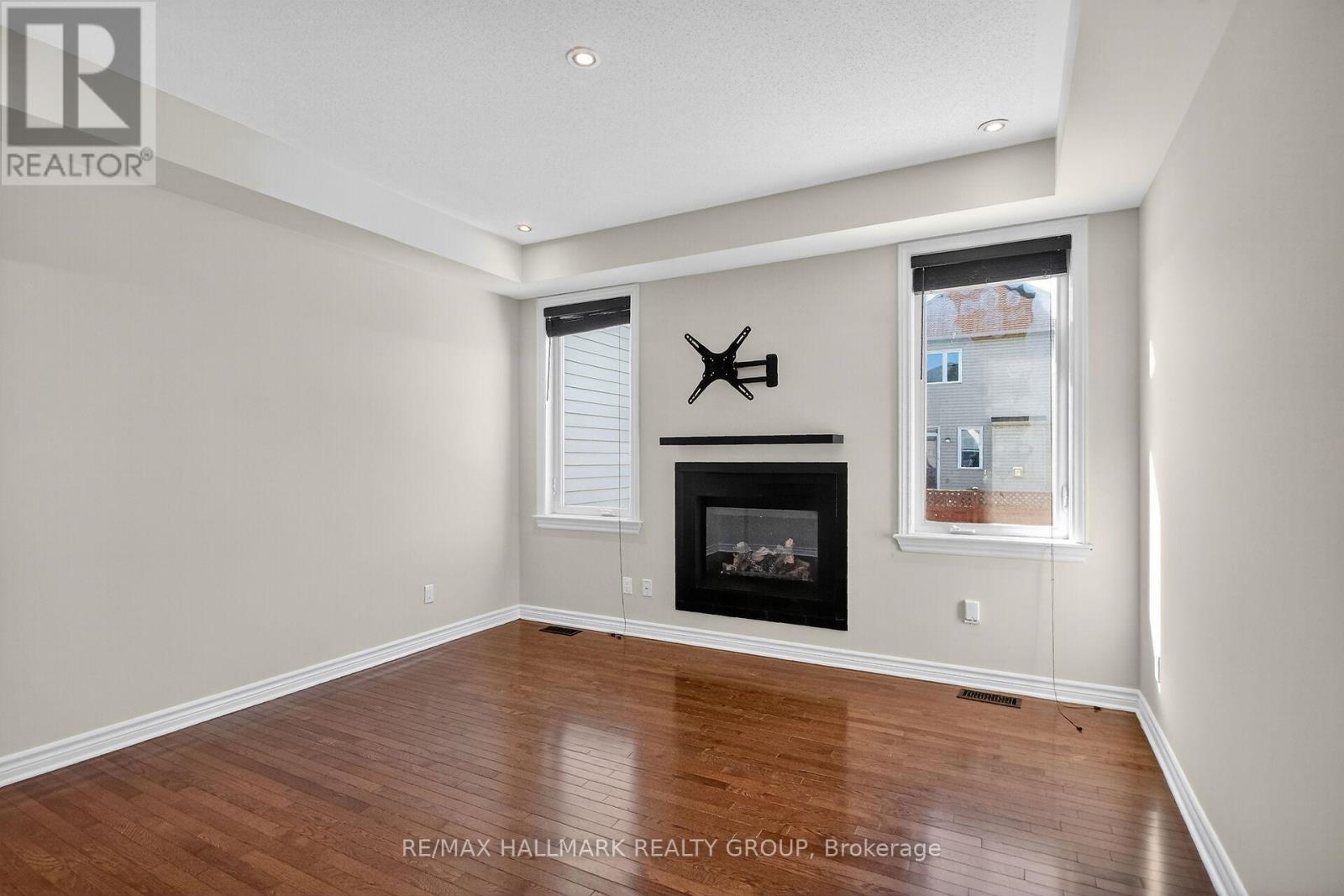 272 Broxburn Crescent, Ottawa, Ontario  K2J 0N8 - Photo 11 - X12440242