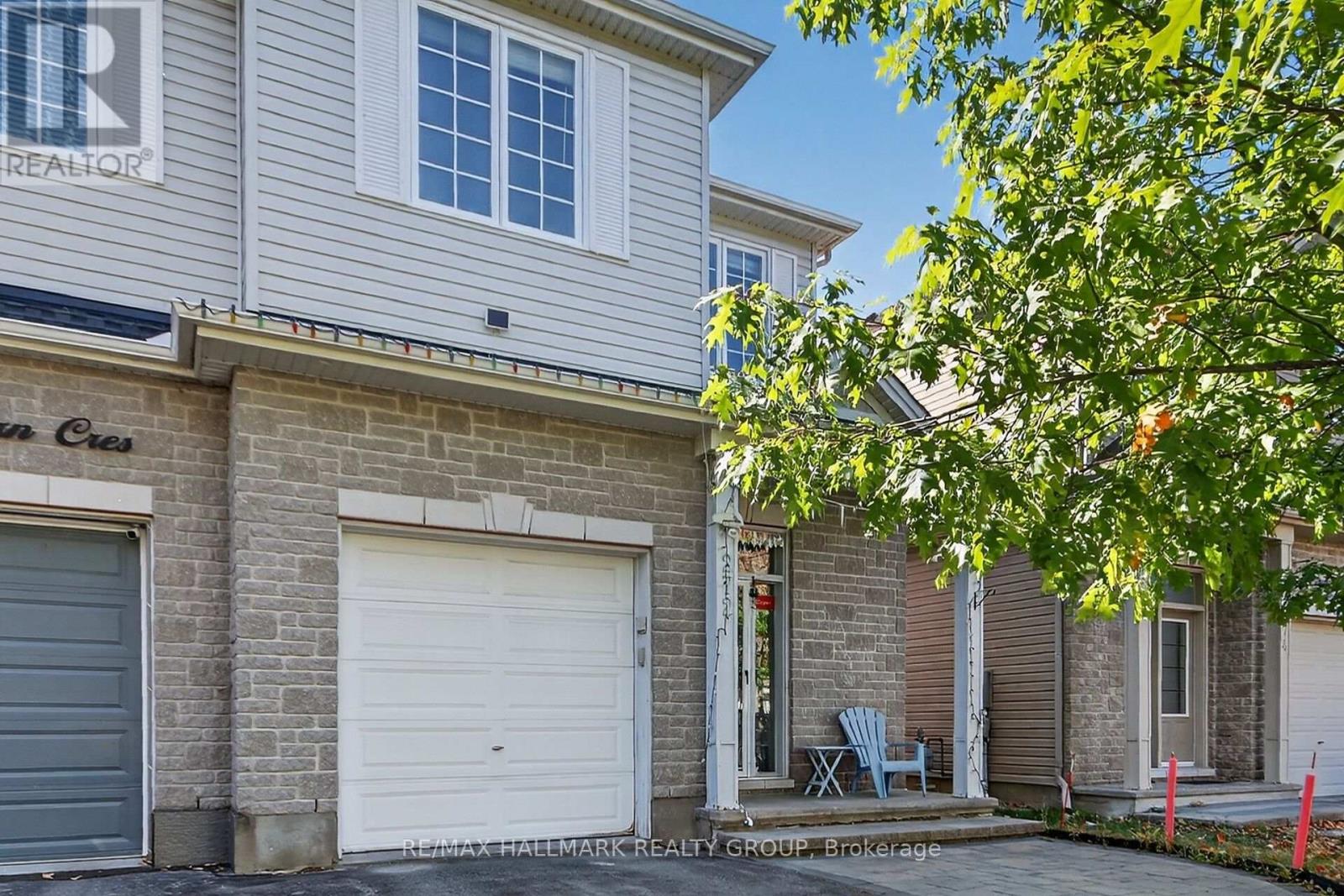 272 Broxburn Crescent, Ottawa, Ontario  K2J 0N8 - Photo 2 - X12440242