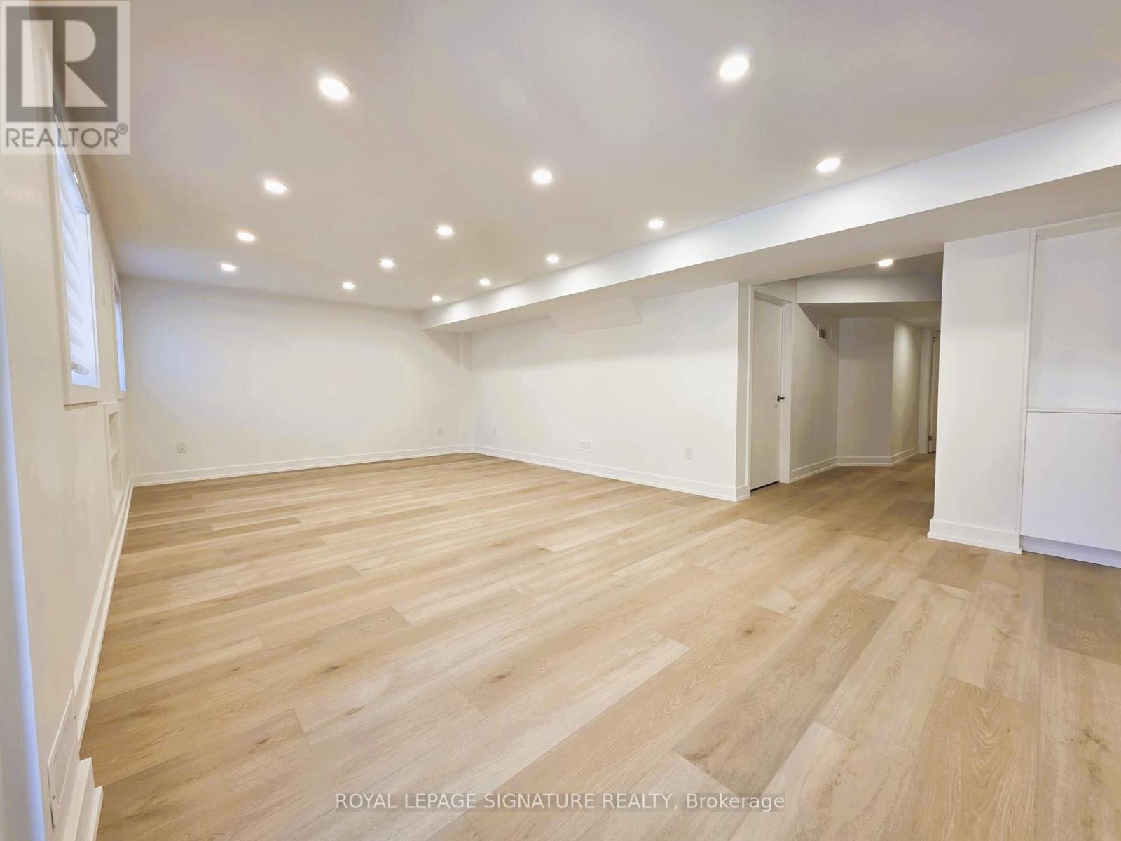 29 Conchita Street, Georgina, Ontario  L4P 0H4 - Photo 10 - N12440038