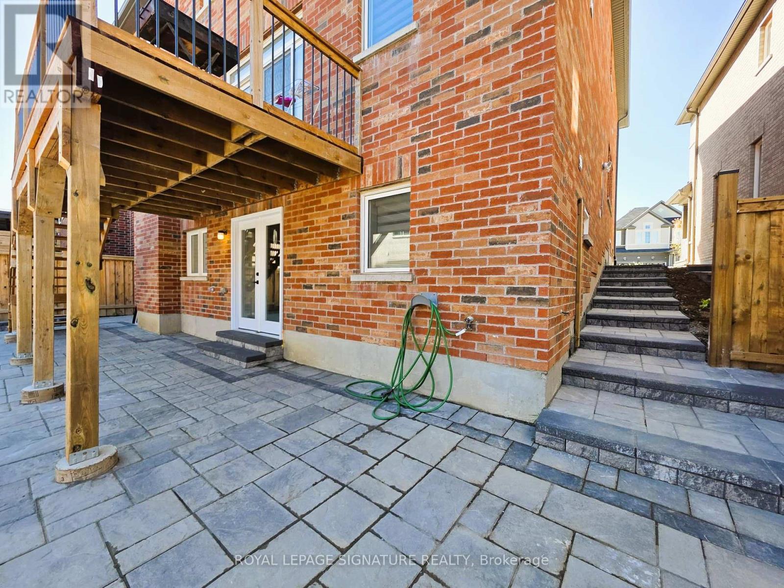 29 Conchita Street, Georgina, Ontario  L4P 0H4 - Photo 13 - N12440038