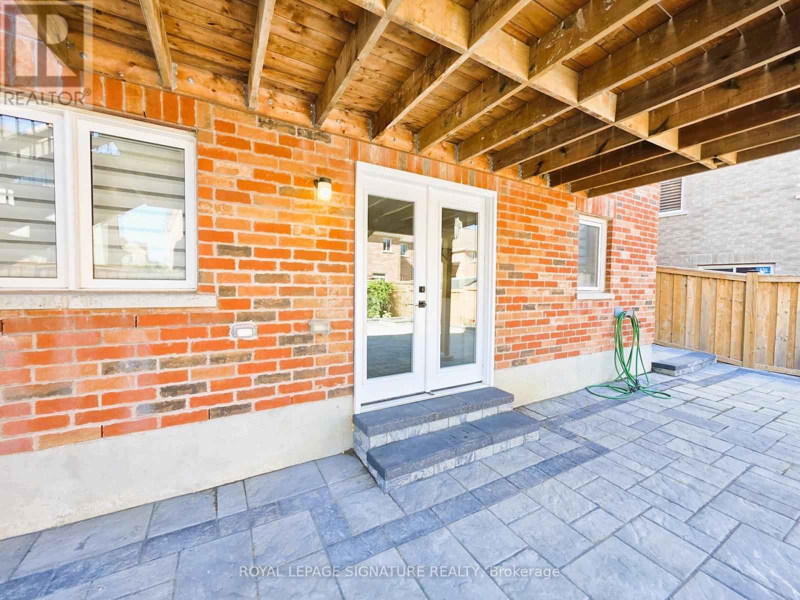 29 Conchita Street, Georgina, Ontario  L4P 0H4 - Photo 15 - N12440038