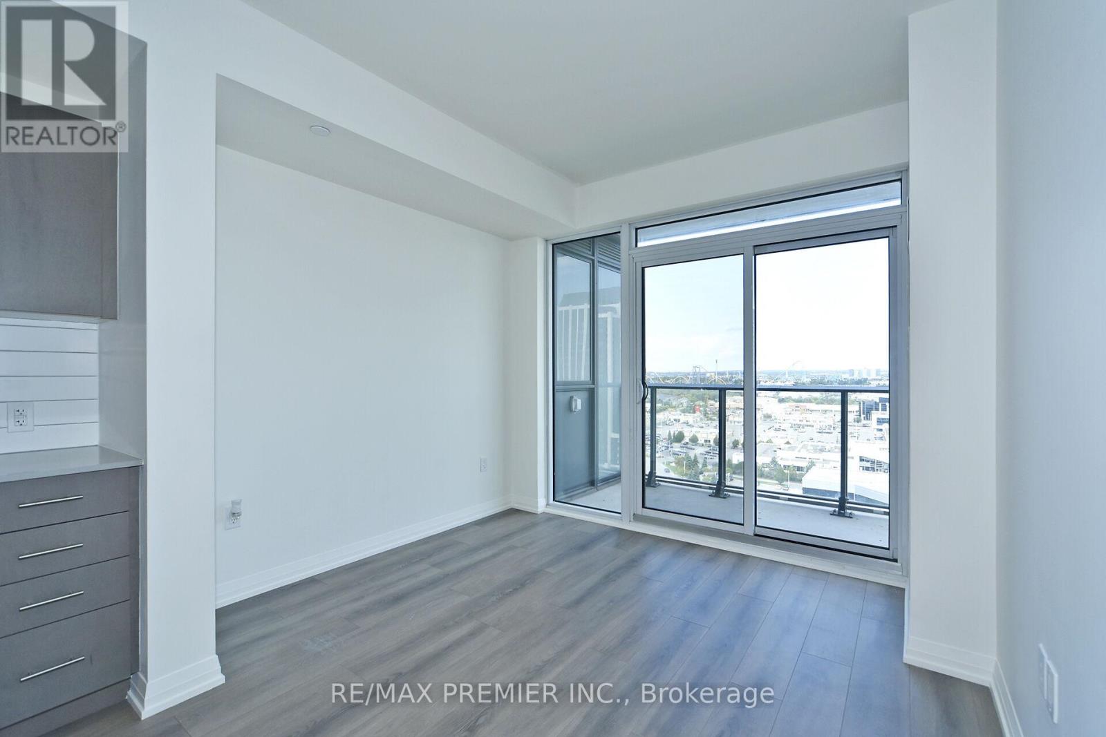 1509 - 9000 Jane Street, Vaughan, Ontario  L4K 0M6 - Photo 8 - N12440080