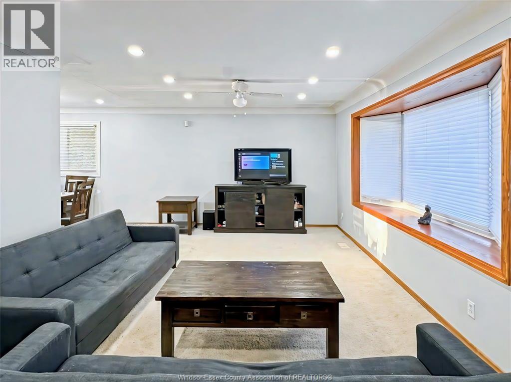 541 Lakeview Avenue, Windsor, Ontario  N8P 1E1 - Photo 4 - 25025078