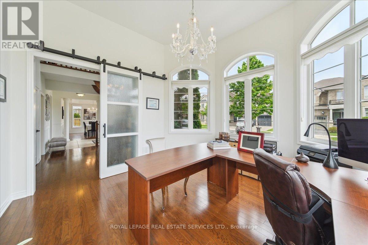 3150 Trailside Drive, Oakville, Ontario  L6M 0P6 - Photo 9 - W12438196