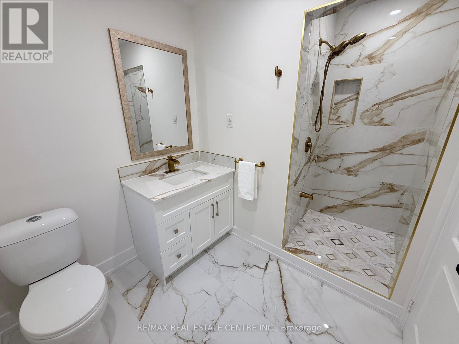 1215 Larny Court, Mississauga, Ontario  L4W 3N4 - Photo 29 - W12439890