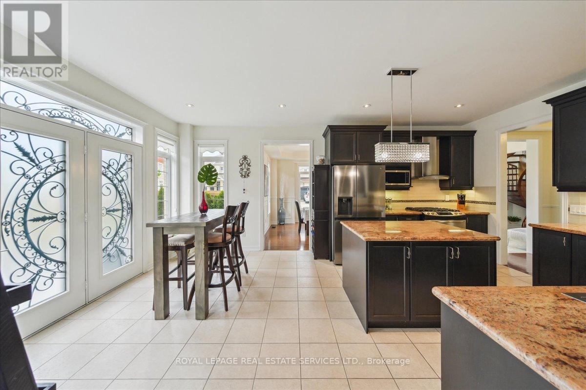 3150 Trailside Drive, Oakville, Ontario  L6M 0P6 - Photo 15 - W12438196