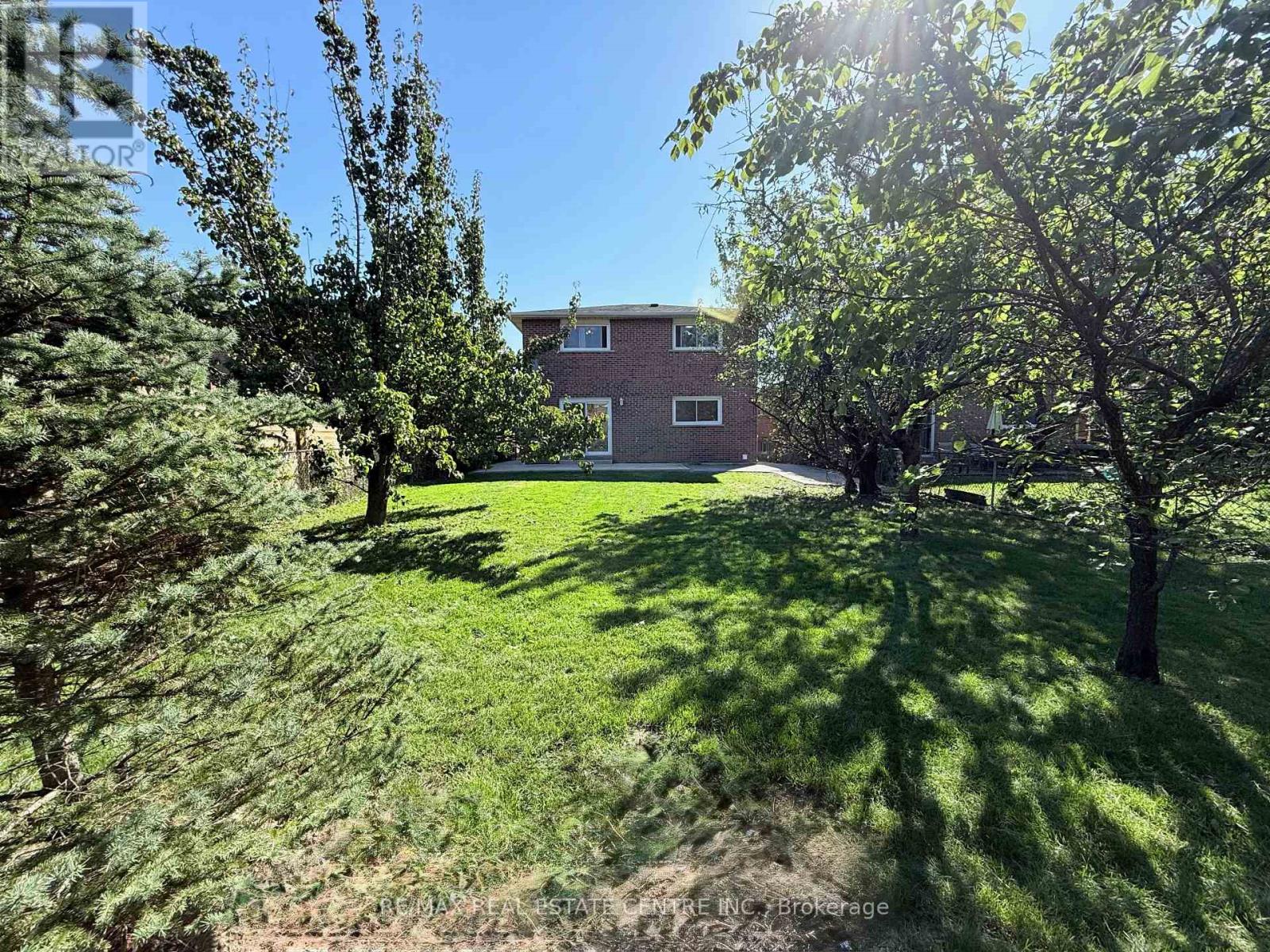 1215 Larny Court, Mississauga, Ontario  L4W 3N4 - Photo 42 - W12439890