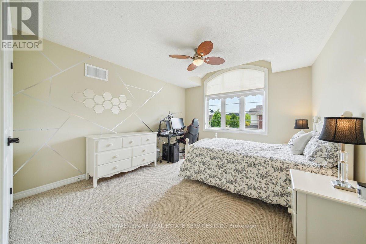 3150 Trailside Drive, Oakville, Ontario  L6M 0P6 - Photo 33 - W12438196