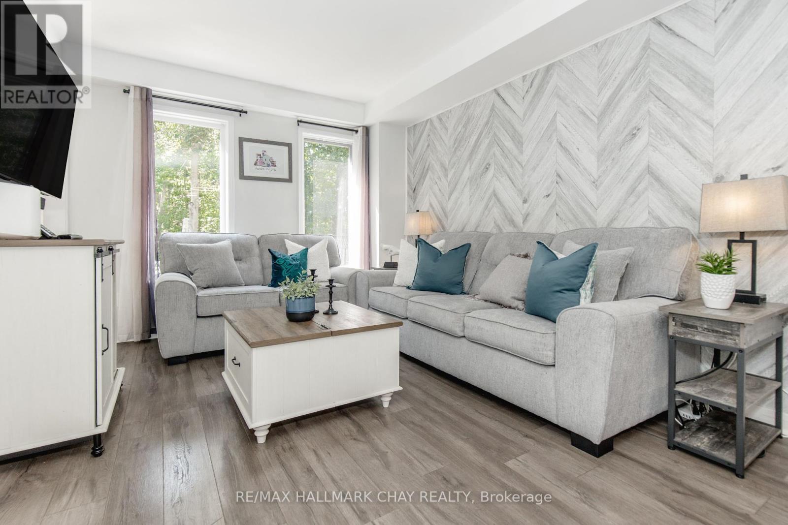 248 Ferndale Drive S, Barrie, Ontario  L4N 8J9 - Photo 8 - S12440057