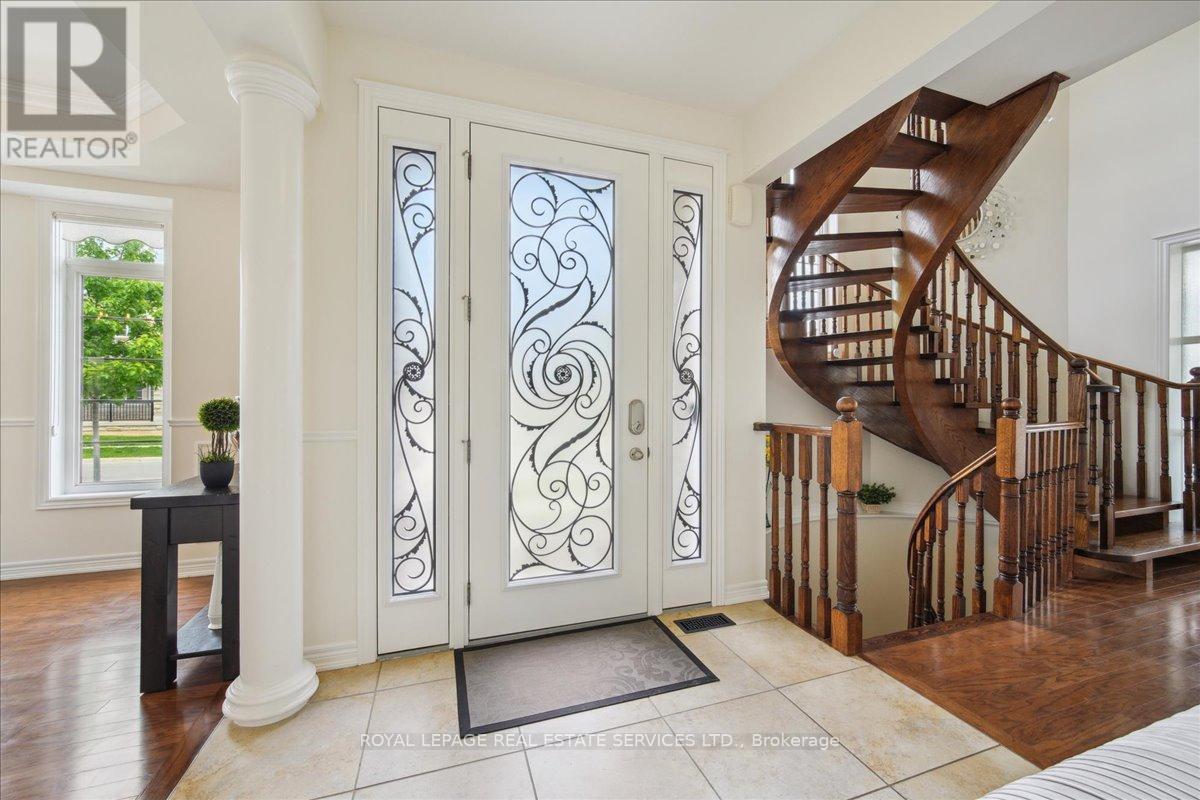 3150 Trailside Drive, Oakville, Ontario  L6M 0P6 - Photo 7 - W12438196