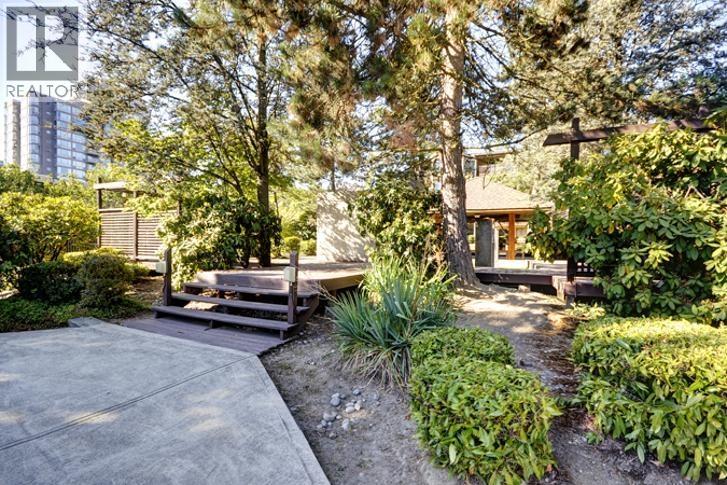 414 9857 Manchester Drive, Burnaby, British Columbia  V3N 4P5 - Photo 3 - R3018516