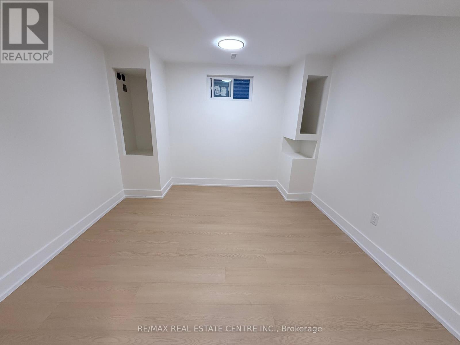 1215 Larny Court, Mississauga, Ontario  L4W 3N4 - Photo 39 - W12439890