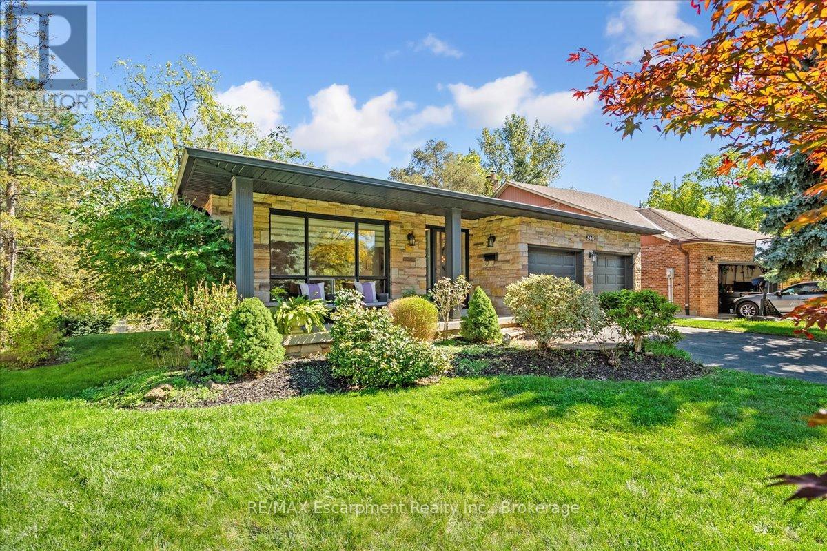 346 Kingsway Place, Milton, Ontario  L9T 4C8 - Photo 2 - W12440250