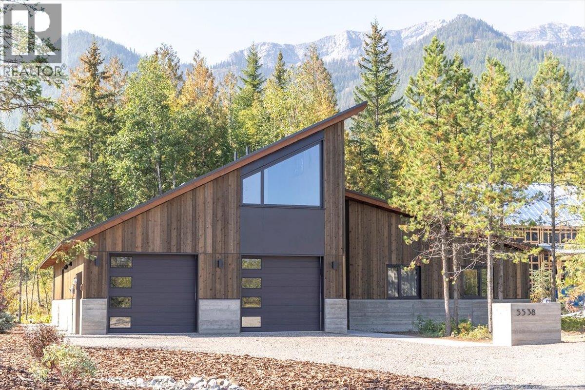 5538 Currie Bowl Way, fernie, British Columbia