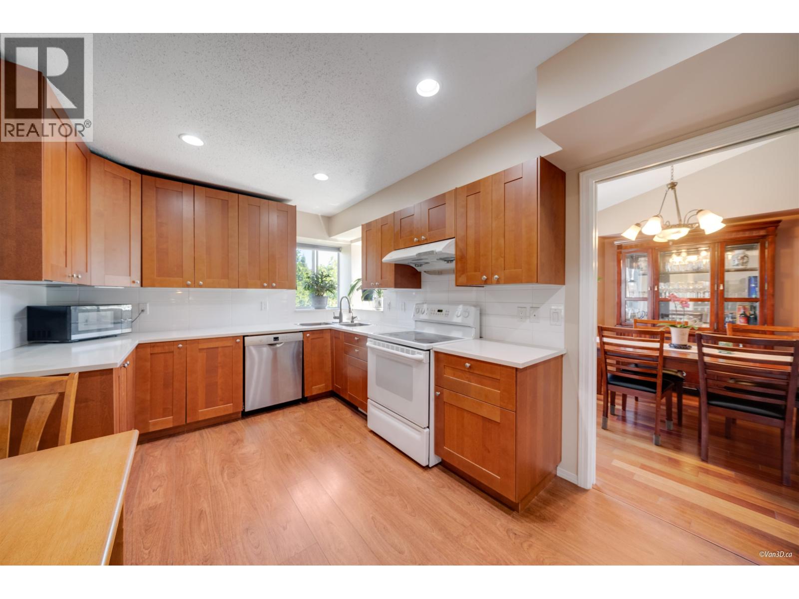 1295 Daimler Street, Coquitlam, British Columbia  V3B 6P5 - Photo 11 - R3054493