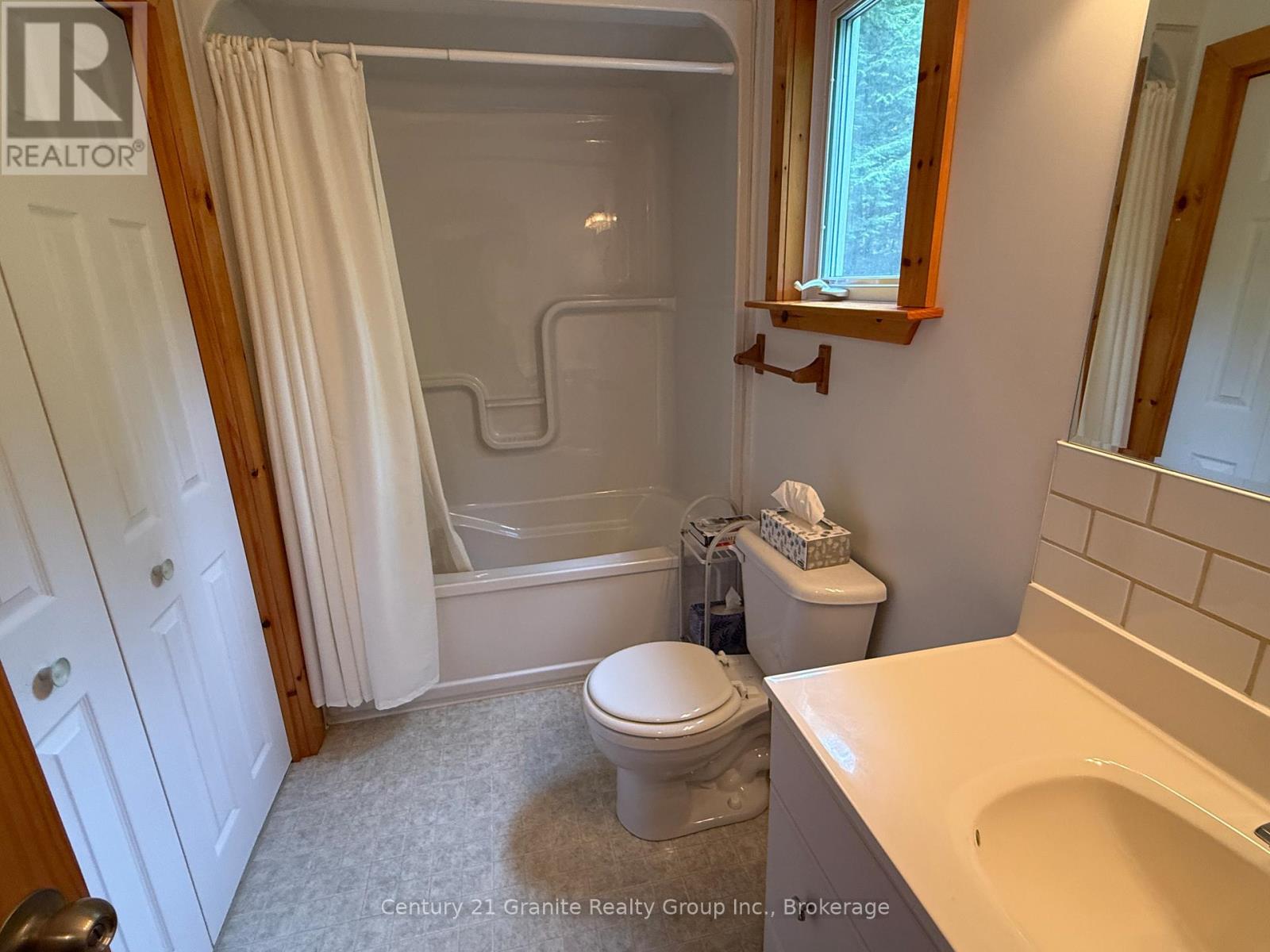 1773 Blue Heron Road, Dysart Et Al, Ontario  K0M 1S0 - Photo 12 - X12428891