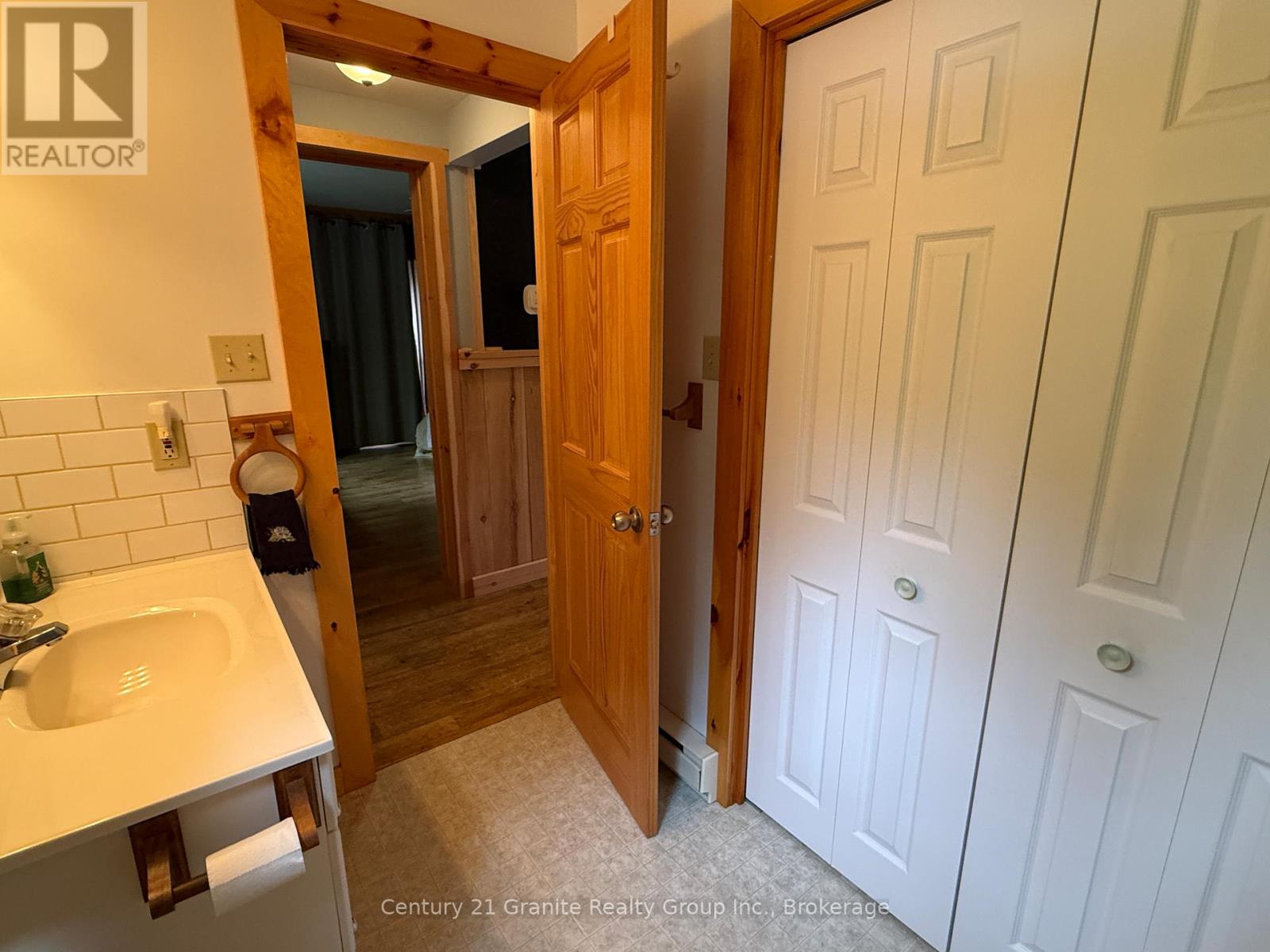 1773 Blue Heron Road, Dysart Et Al, Ontario  K0M 1S0 - Photo 13 - X12428891