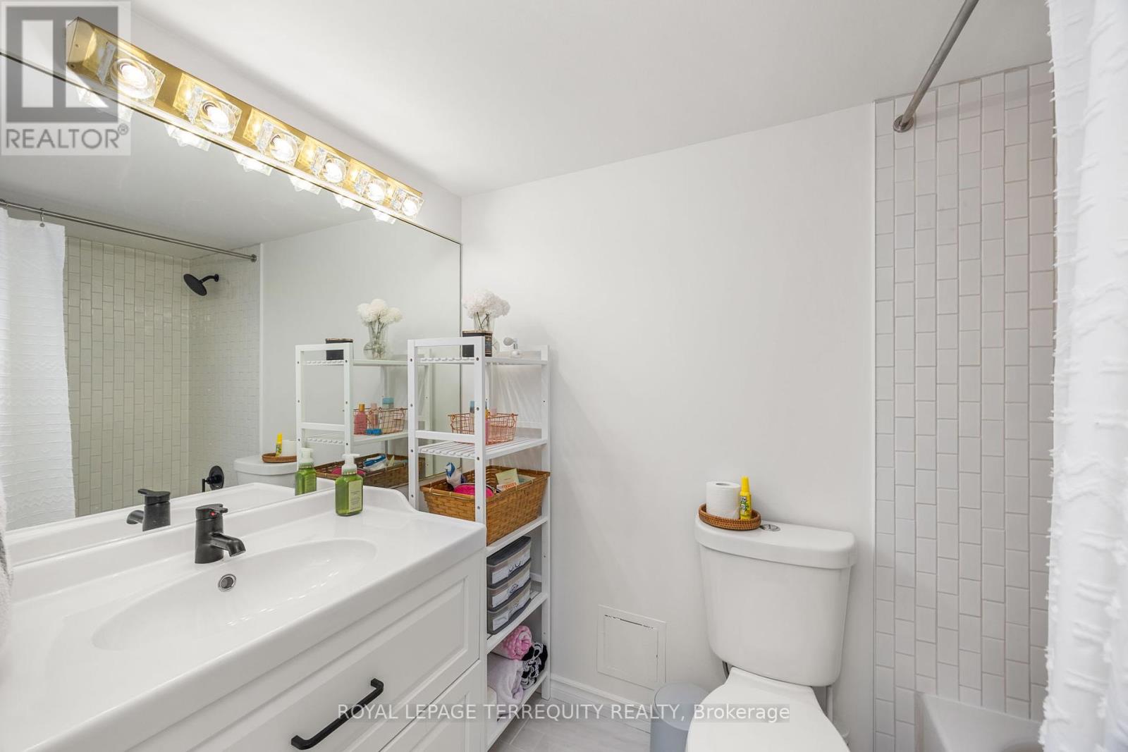 1006 - 966 Inverhouse Drive, Mississauga, Ontario  L5J 4B6 - Photo 10 - W12440006