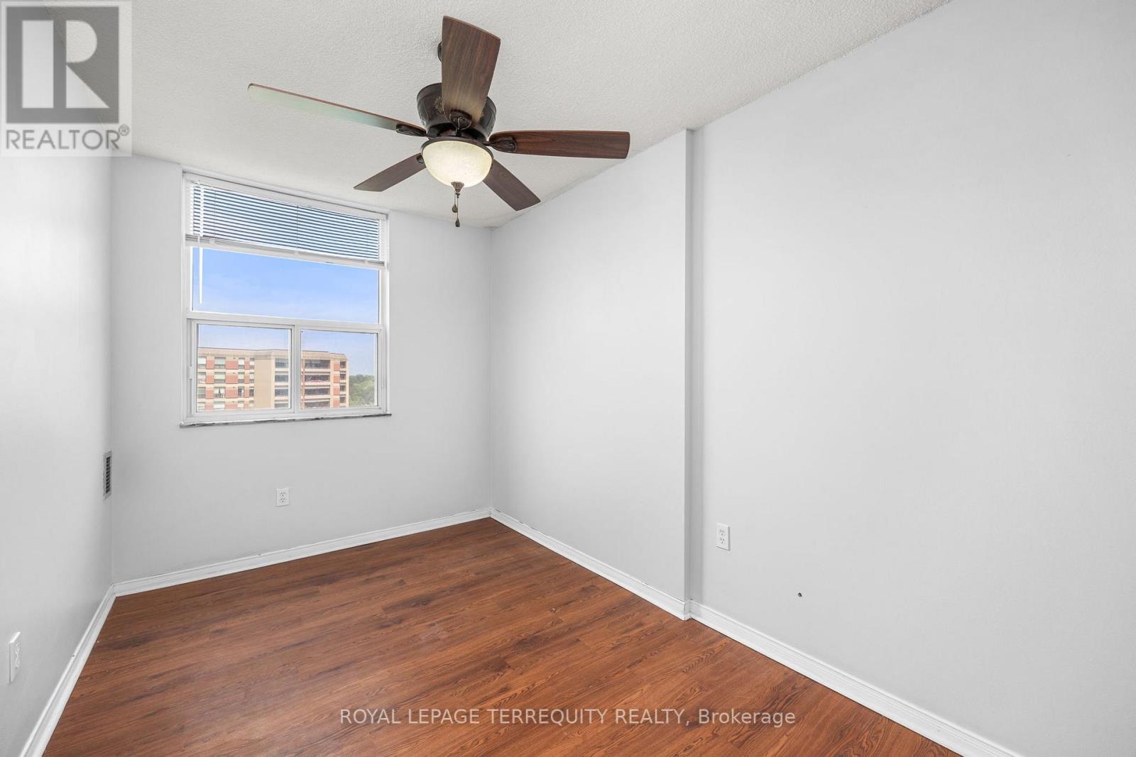 1006 - 966 Inverhouse Drive, Mississauga, Ontario  L5J 4B6 - Photo 12 - W12440006