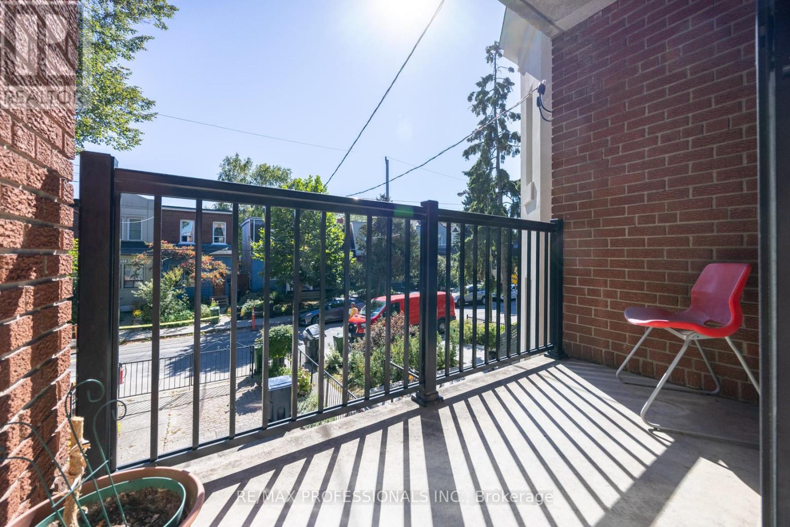 54 Wright Avenue, Toronto, Ontario  M6R 1K8 - Photo 14 - W12440017