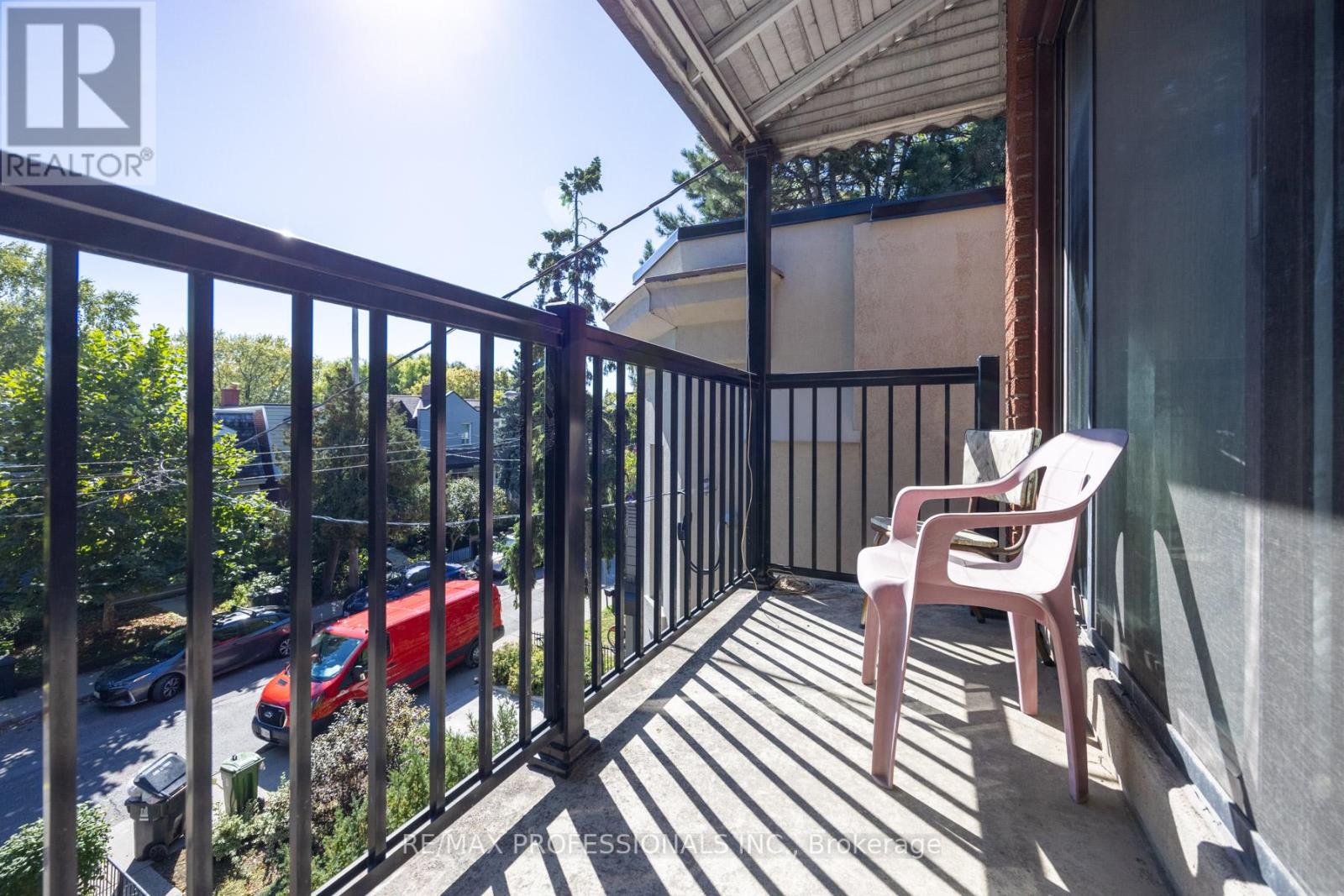 54 Wright Avenue, Toronto, Ontario  M6R 1K8 - Photo 16 - W12440017