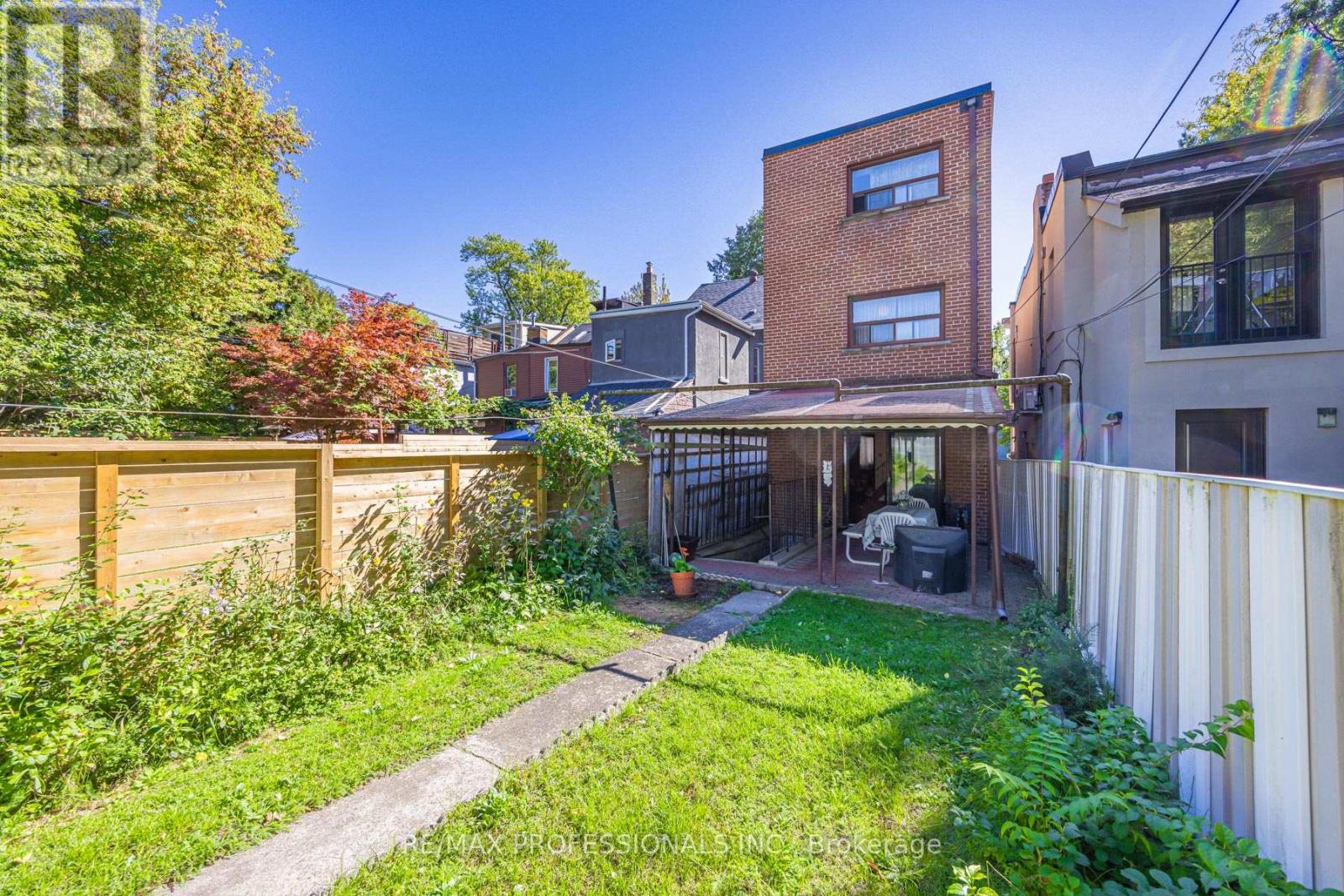 54 Wright Avenue, Toronto, Ontario  M6R 1K8 - Photo 21 - W12440017