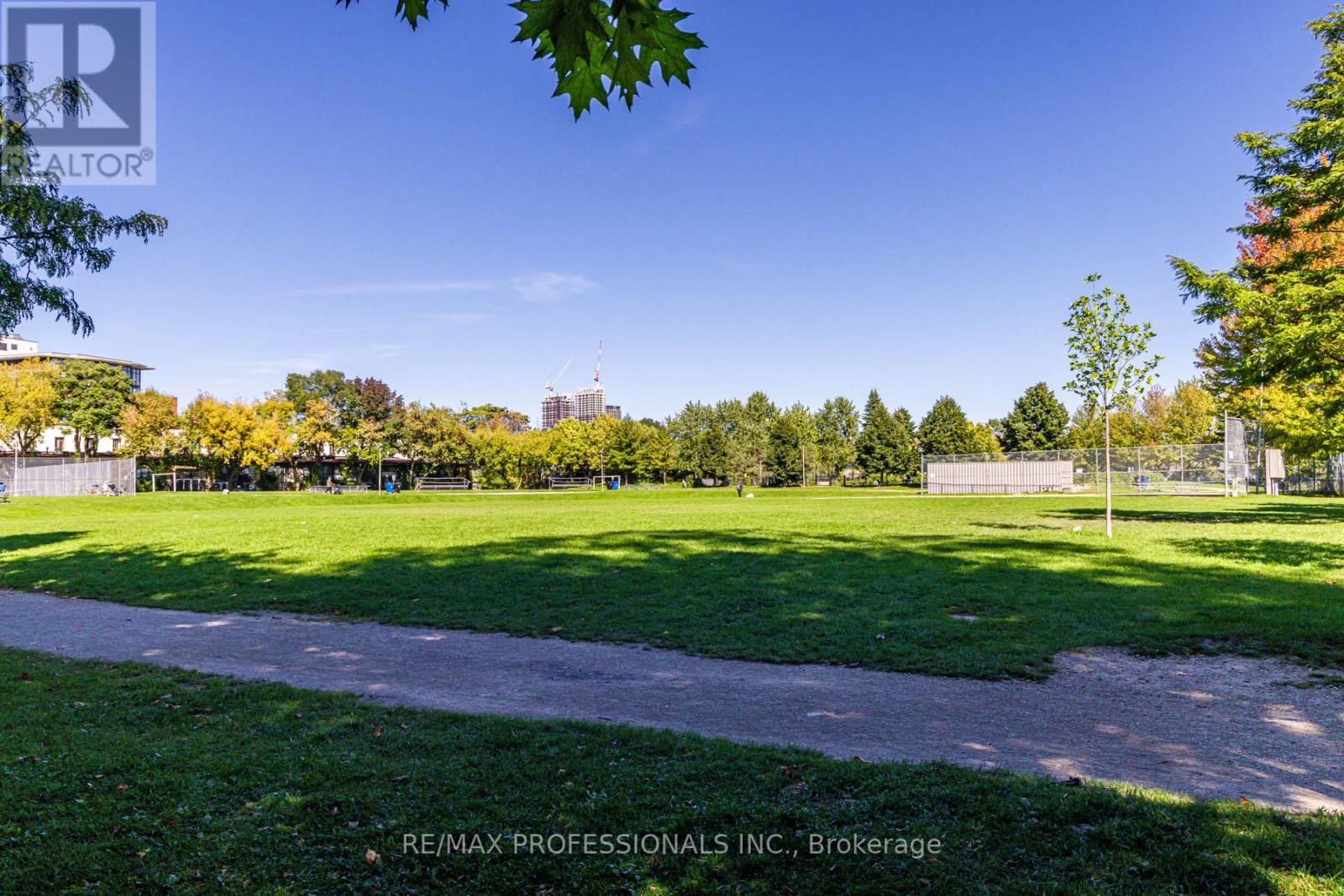 54 Wright Avenue, Toronto, Ontario  M6R 1K8 - Photo 25 - W12440017