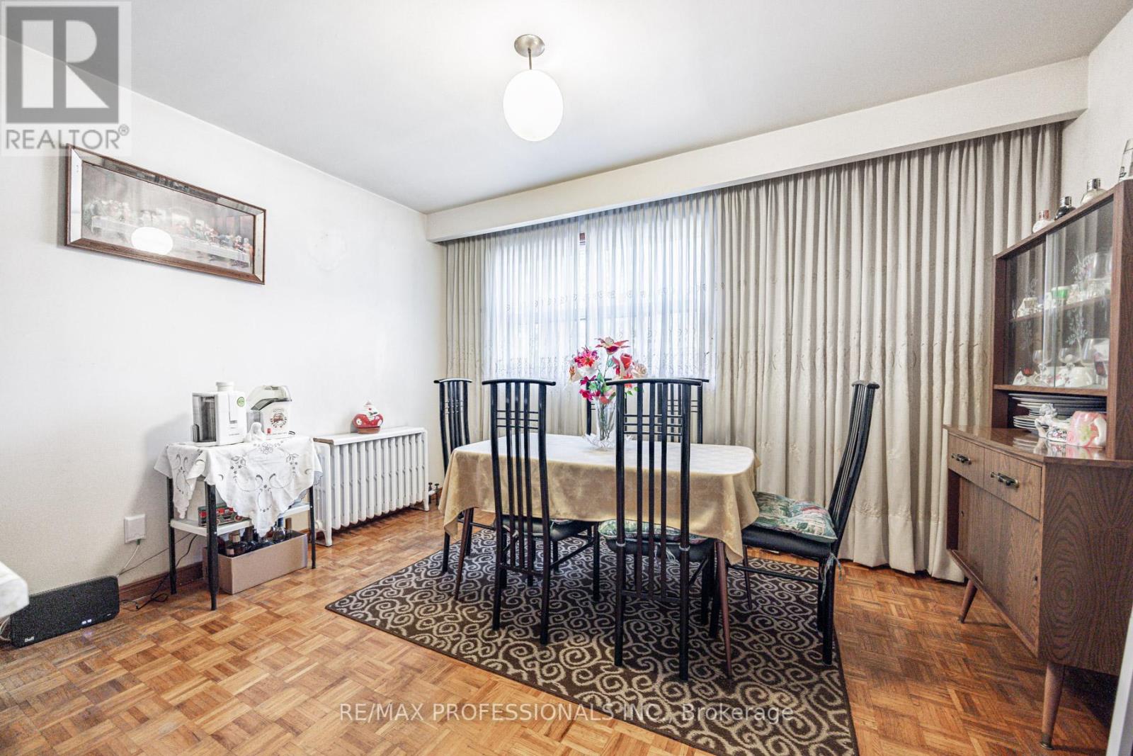 54 Wright Avenue, Toronto, Ontario  M6R 1K8 - Photo 9 - W12440017