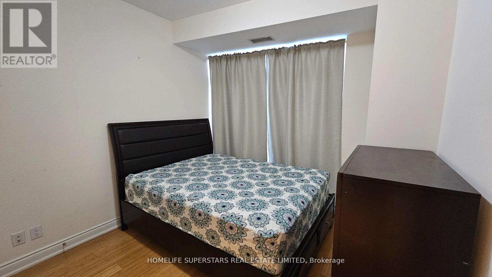 302 - 205 Lakeshore Road W, Oakville, Ontario  L6K 0H8 - Photo 11 - W12440018