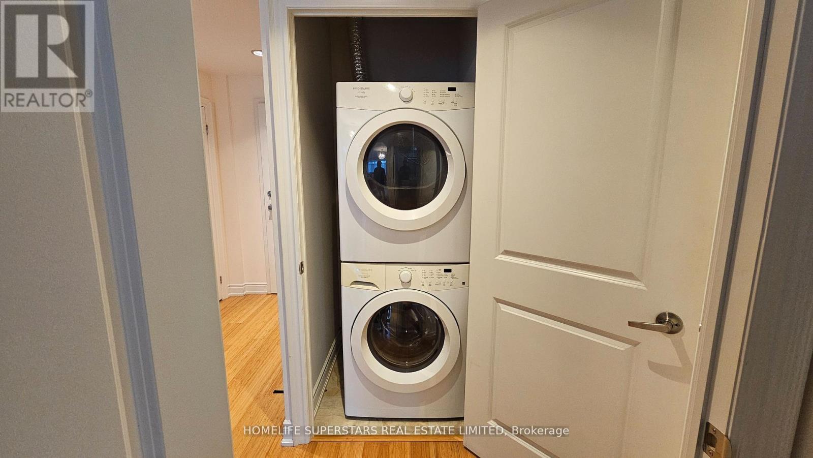 302 - 205 Lakeshore Road W, Oakville, Ontario  L6K 0H8 - Photo 15 - W12440018
