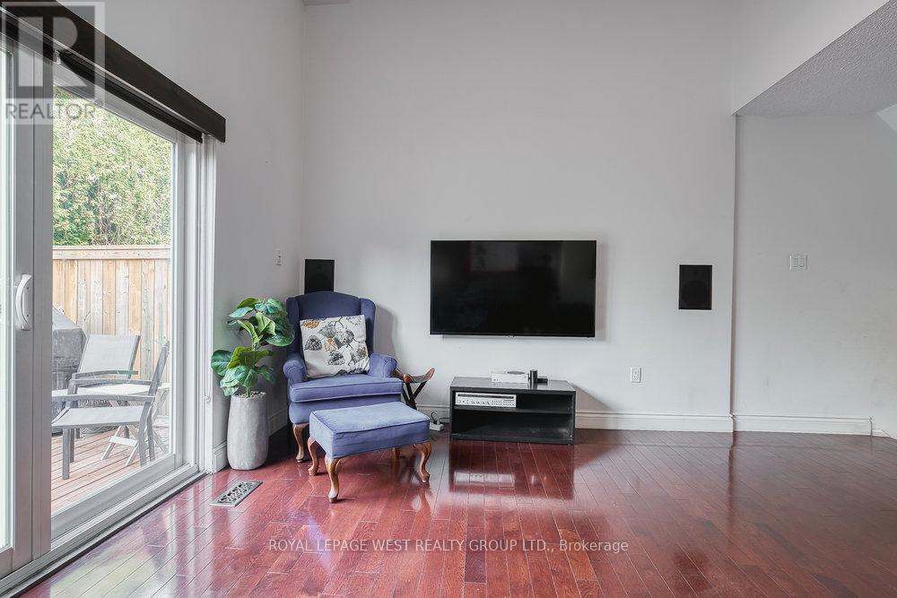 3 - 92 Twenty Ninth Street, Toronto, Ontario  M8W 3B2 - Photo 7 - W12440047