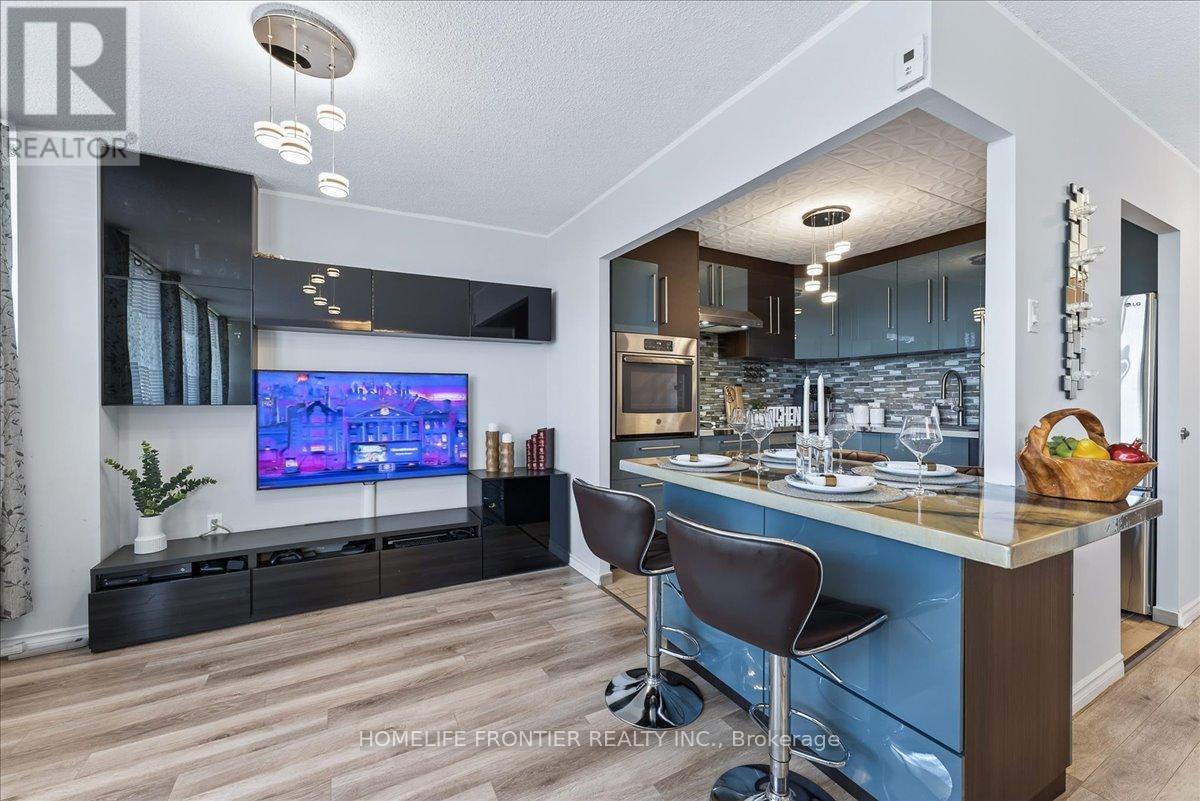 605 - 2301 Derry Road W, Mississauga, Ontario  L5N 2R4 - Photo 12 - W12440048
