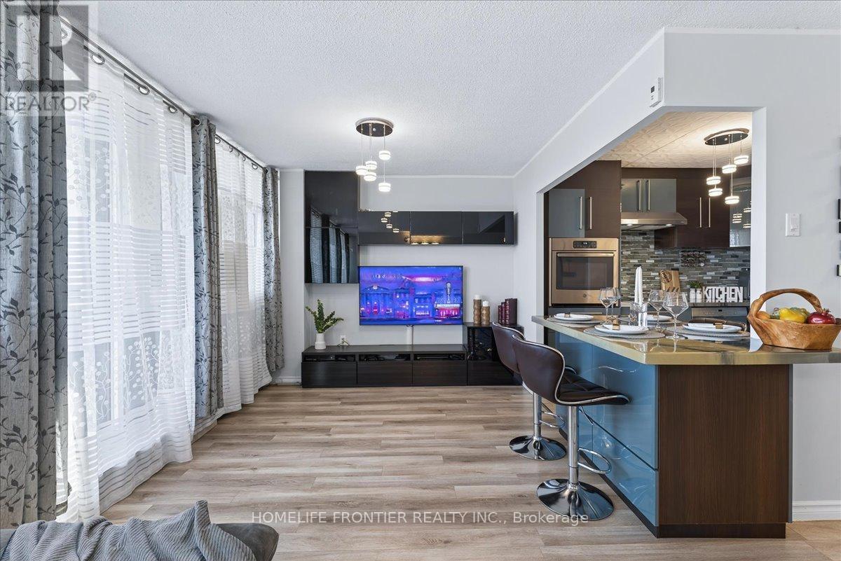 605 - 2301 Derry Road W, Mississauga, Ontario  L5N 2R4 - Photo 14 - W12440048