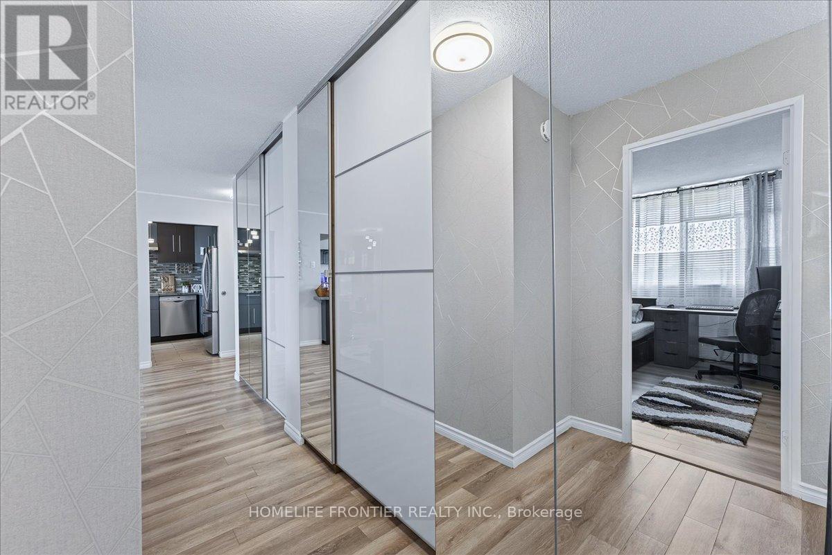 605 - 2301 Derry Road W, Mississauga, Ontario  L5N 2R4 - Photo 21 - W12440048