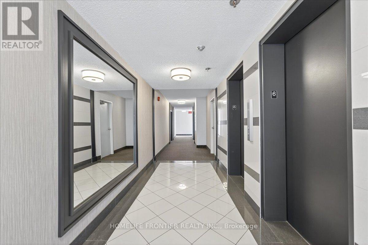 605 - 2301 Derry Road W, Mississauga, Ontario  L5N 2R4 - Photo 7 - W12440048