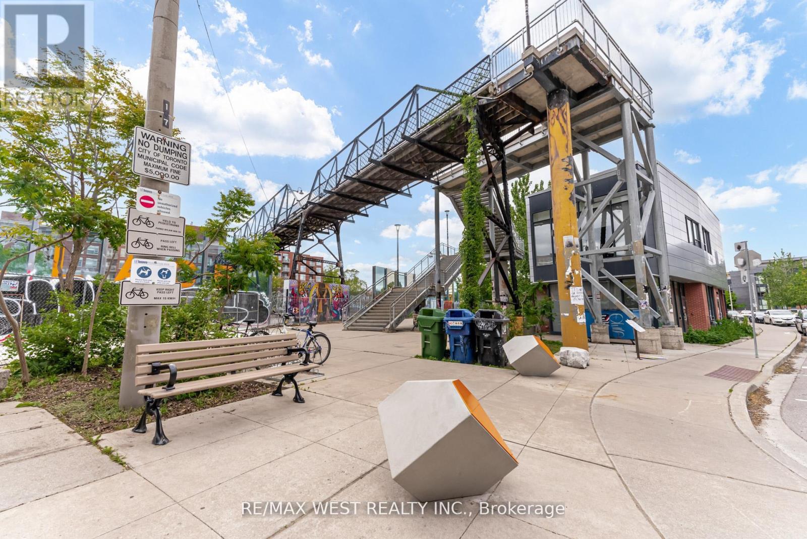 103 - 15 Sousa Mendes Street, Toronto, Ontario  M6P 0A9 - Photo 38 - W12440064