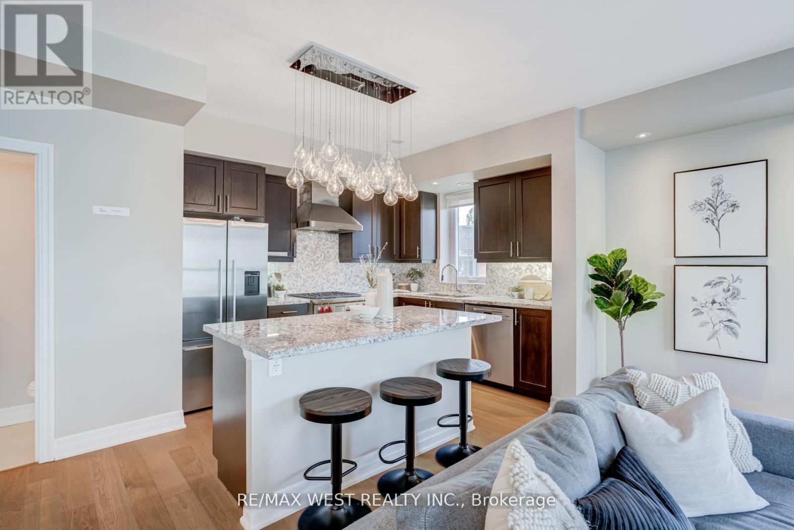 103 - 15 Sousa Mendes Street, Toronto, Ontario  M6P 0A9 - Photo 7 - W12440064