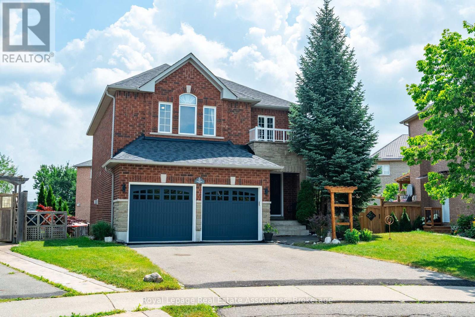 16 SANDYSIDE CRESCENT, Brampton, Ontario