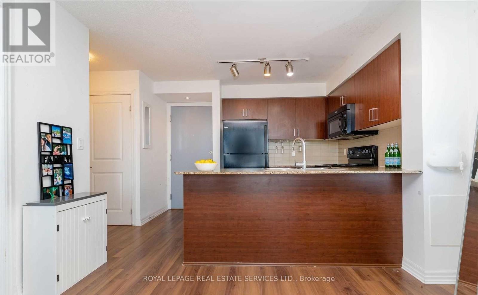 717 - 80 Esther Lorrie Drive, Toronto, Ontario  M9W 4V1 - Photo 8 - W12440096