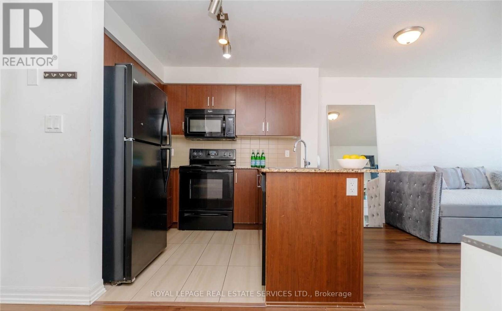 717 - 80 Esther Lorrie Drive, Toronto, Ontario  M9W 4V1 - Photo 9 - W12440096