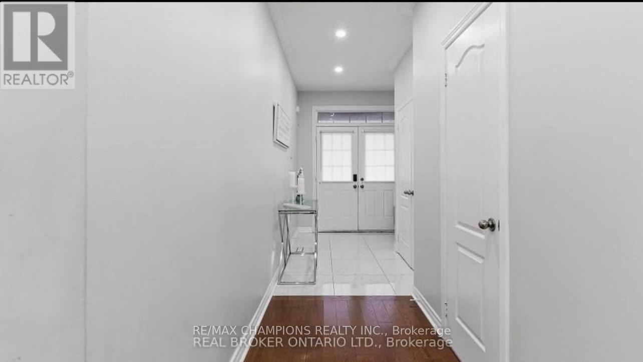 56 Goodsway Trail, Brampton, Ontario  L7A 4A3 - Photo 14 - W12440103