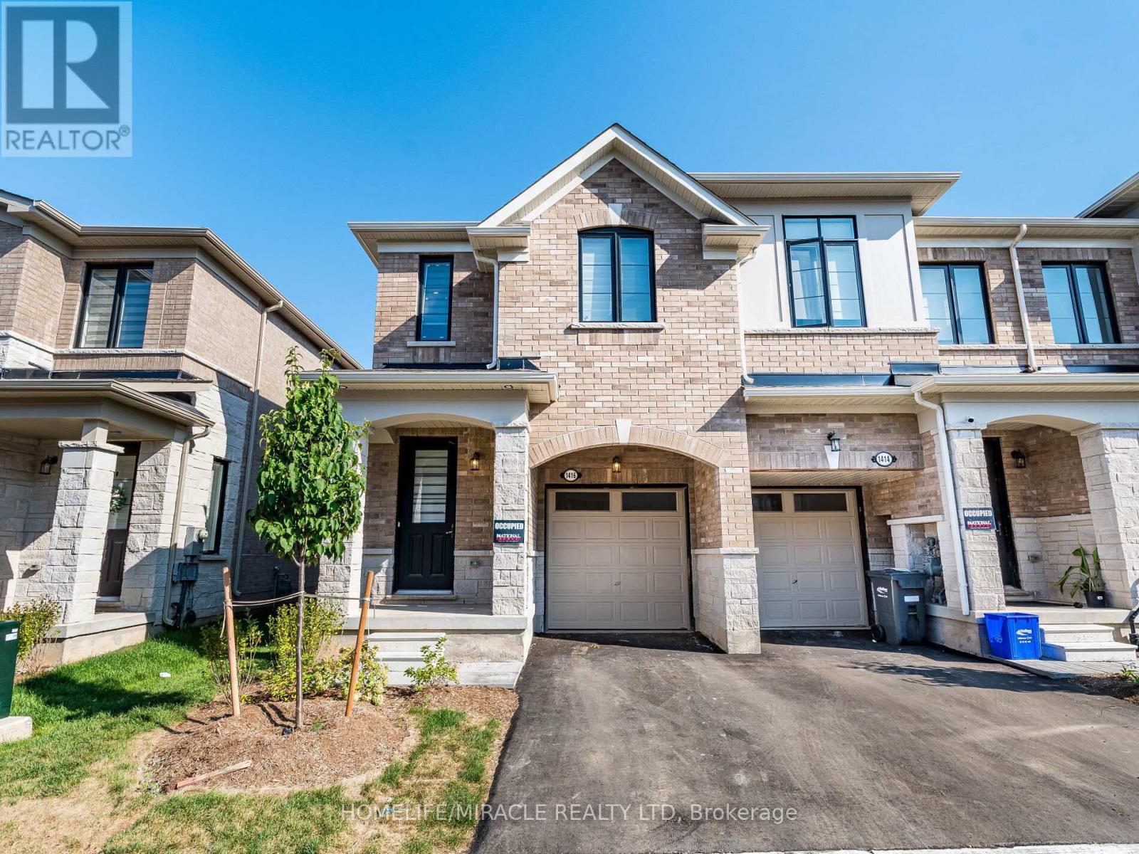 1416 Oakmont Common E, Burlington, Ontario  L7P 0V8 - Photo 1 - W12440105