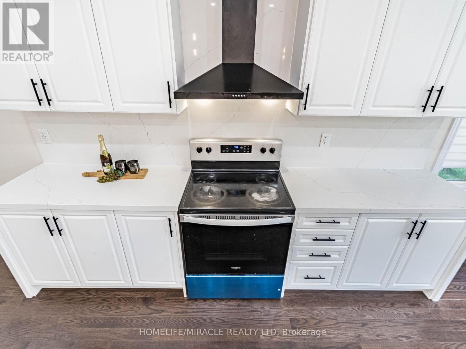 1416 Oakmont Common E, Burlington, Ontario  L7P 0V8 - Photo 14 - W12440105