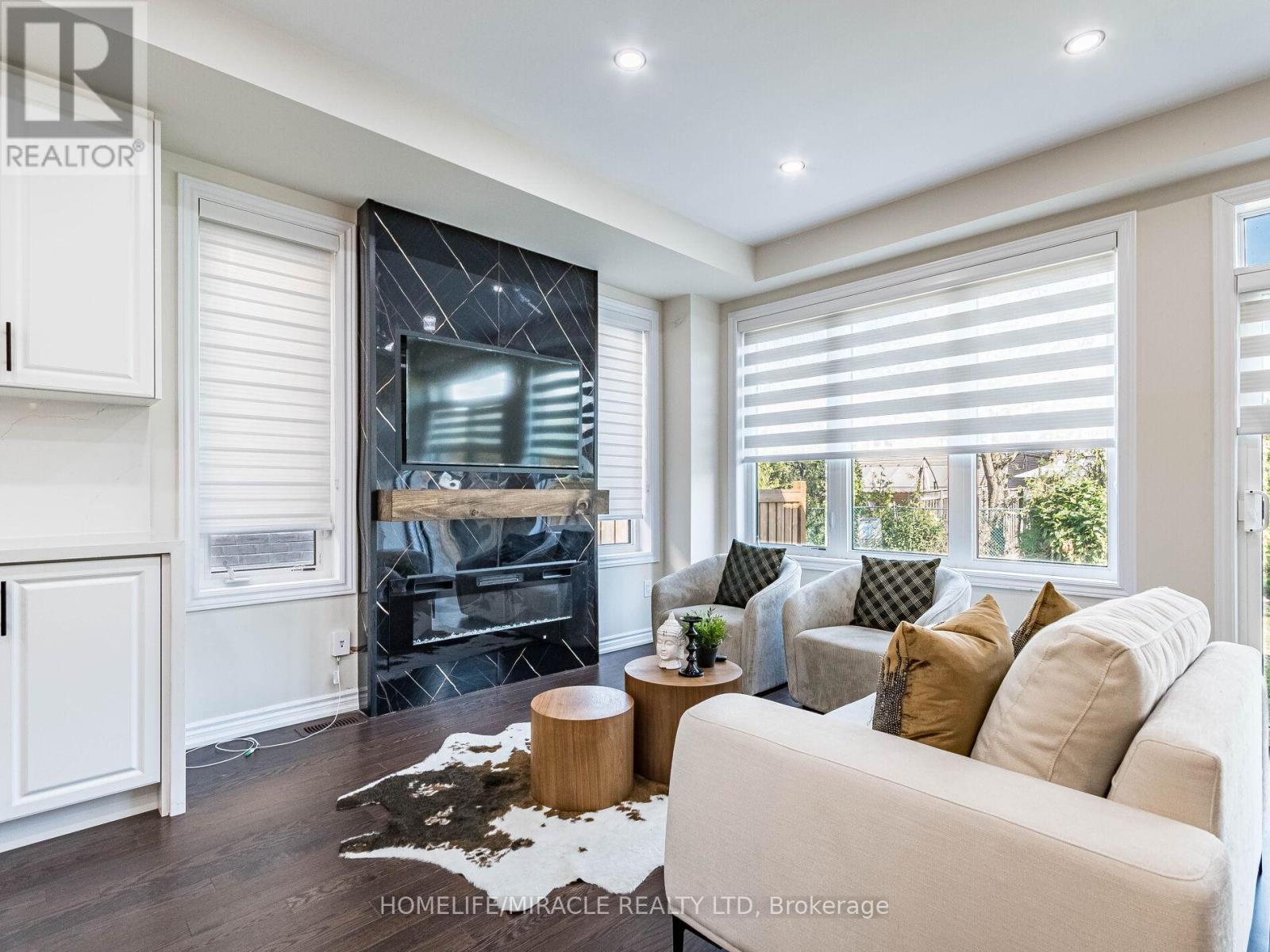 1416 Oakmont Common E, Burlington, Ontario  L7P 0V8 - Photo 18 - W12440105