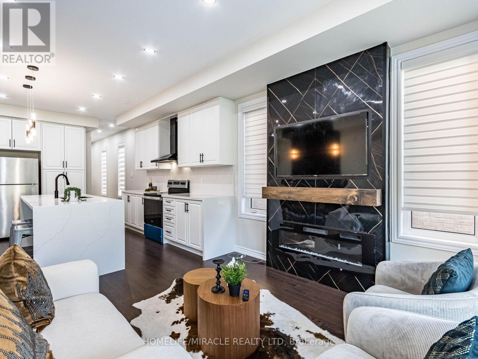 1416 Oakmont Common E, Burlington, Ontario  L7P 0V8 - Photo 19 - W12440105