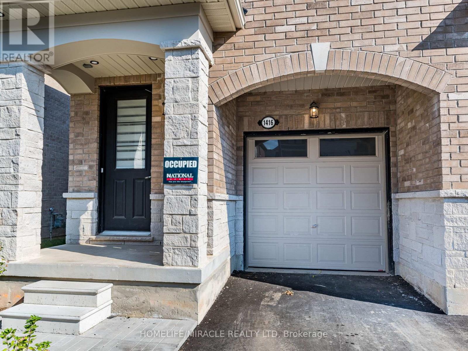 1416 Oakmont Common E, Burlington, Ontario  L7P 0V8 - Photo 2 - W12440105