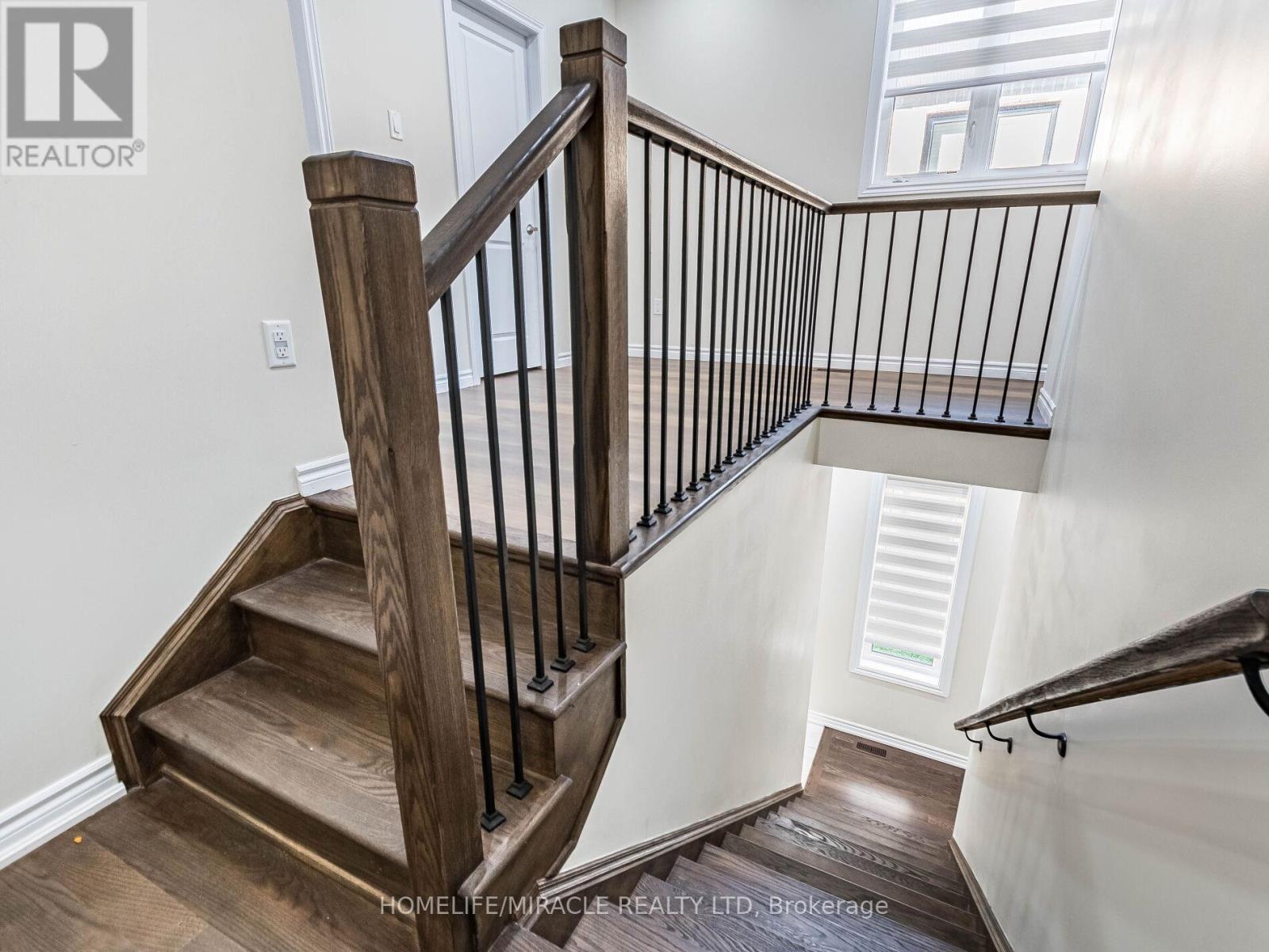 1416 Oakmont Common E, Burlington, Ontario  L7P 0V8 - Photo 26 - W12440105