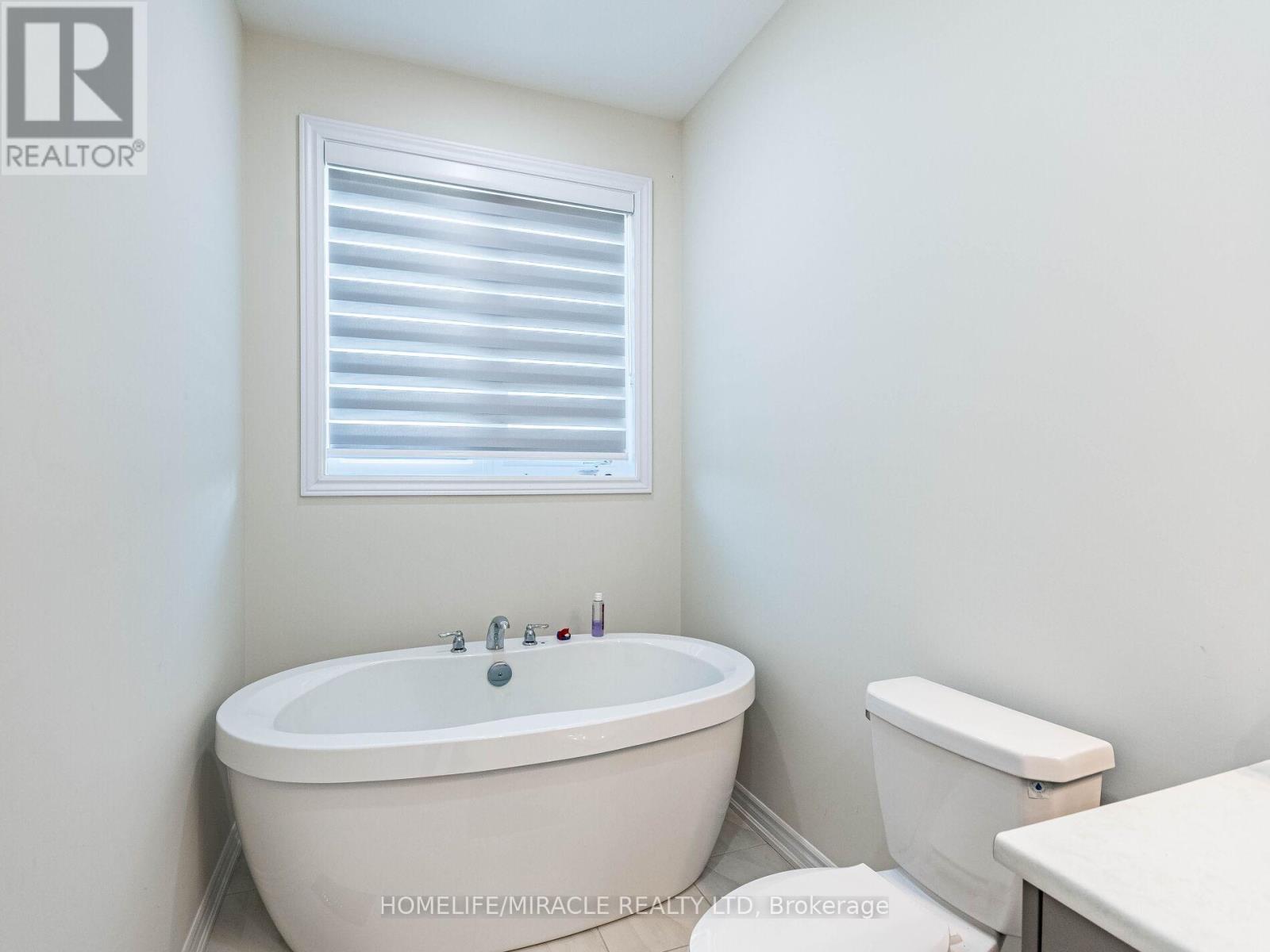 1416 Oakmont Common E, Burlington, Ontario  L7P 0V8 - Photo 28 - W12440105