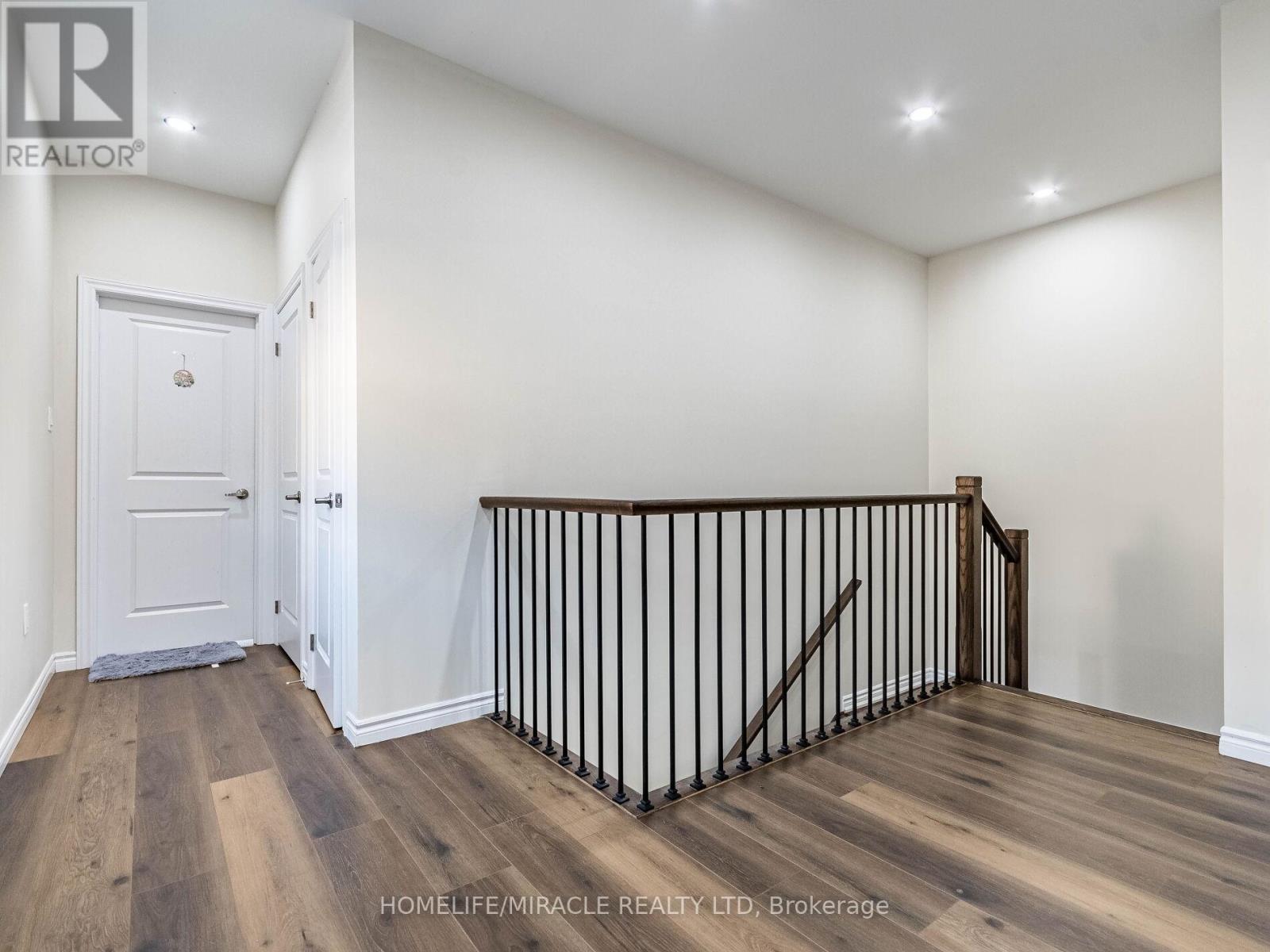 1416 Oakmont Common E, Burlington, Ontario  L7P 0V8 - Photo 32 - W12440105
