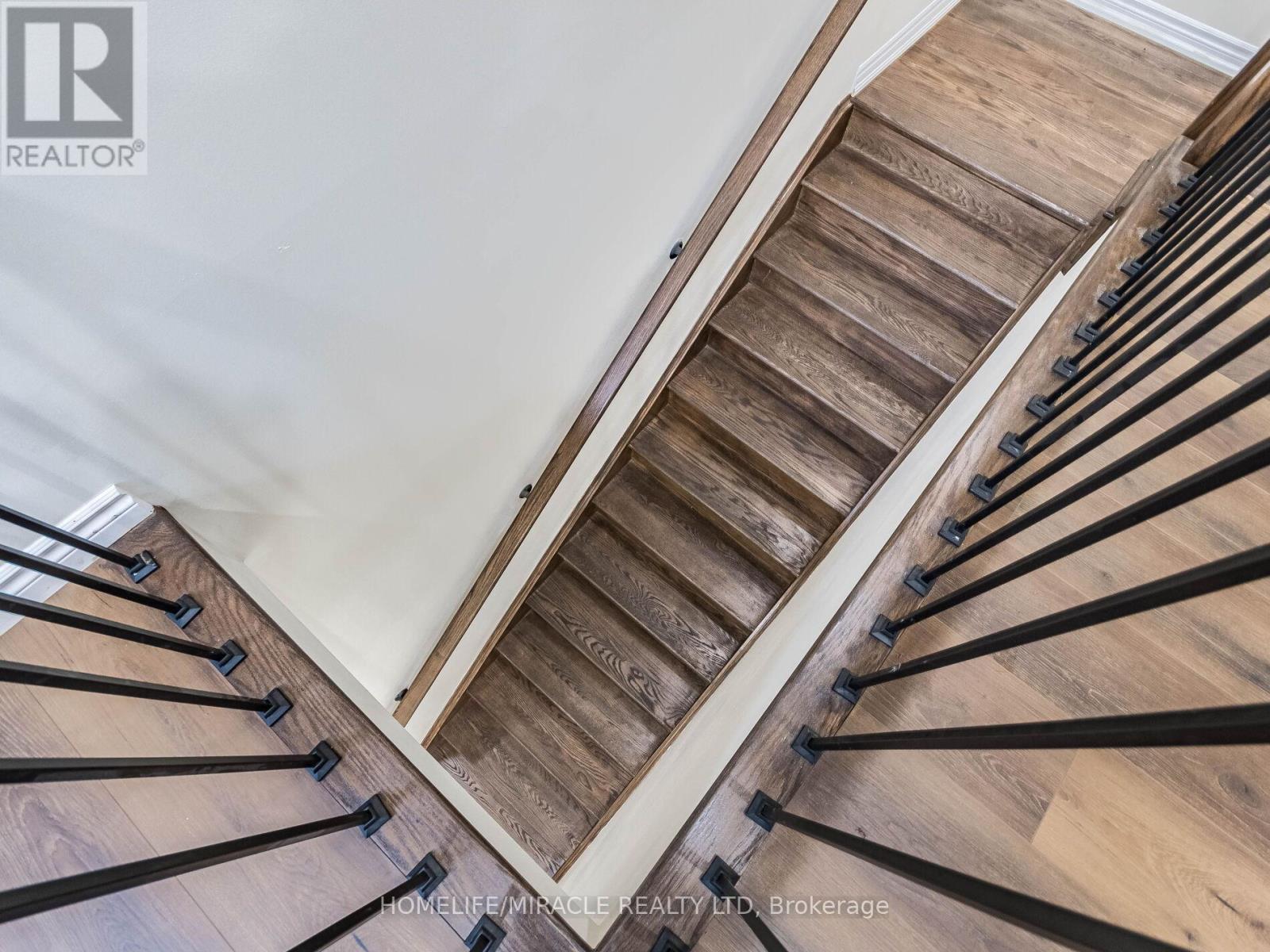 1416 Oakmont Common E, Burlington, Ontario  L7P 0V8 - Photo 33 - W12440105